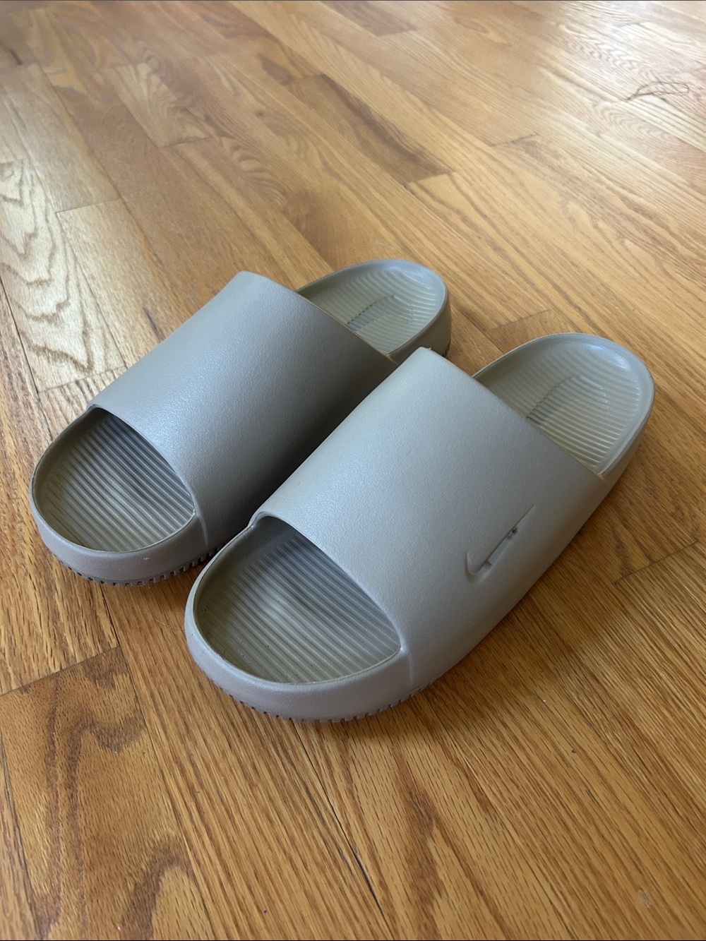 Nike Men’s Calm Slides Size 9